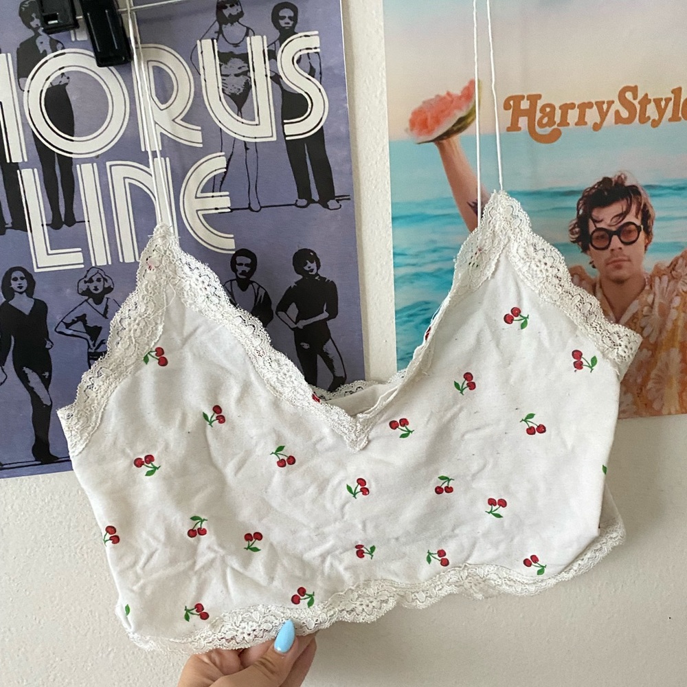 LACE CHERRY TOP🍒